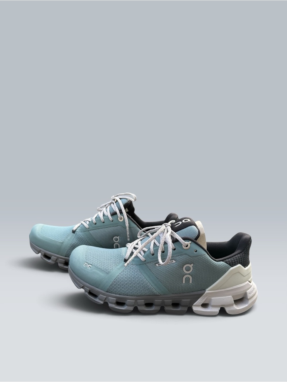On Cloudflyer Waterproof Women Running Shoes - 6.5 Sea Glacier